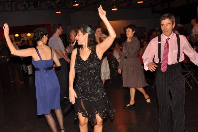 min 2010 11 13 fous swing 383